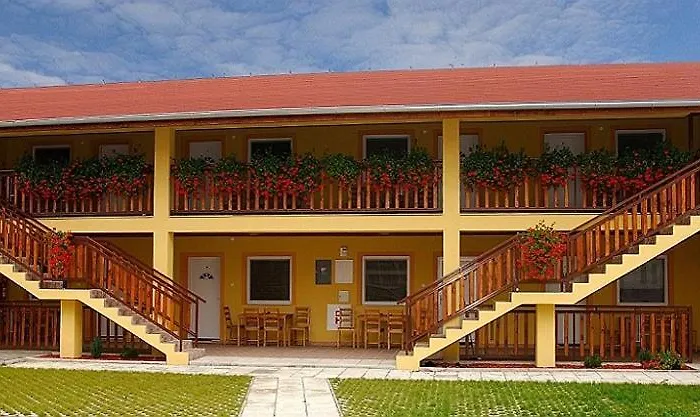 U Marcely Apartmanhotel 3*